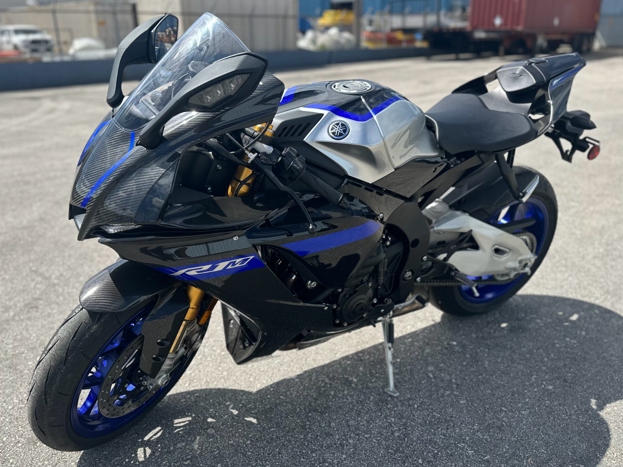 2022 Yamaha Yzf R1M Preview 01